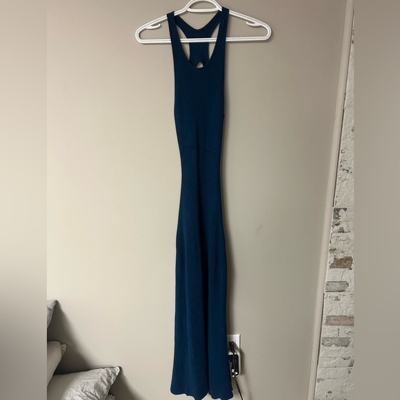 Urban Outfitters Ora Sweater Cut Out Midi Dress - Picture 4 of 8